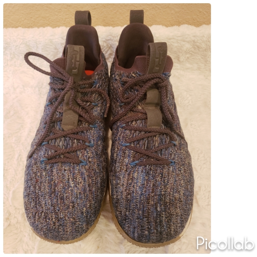 Nike Lebron 15 Low Signal Blue Basketball Shoes - Picture 3 of 6